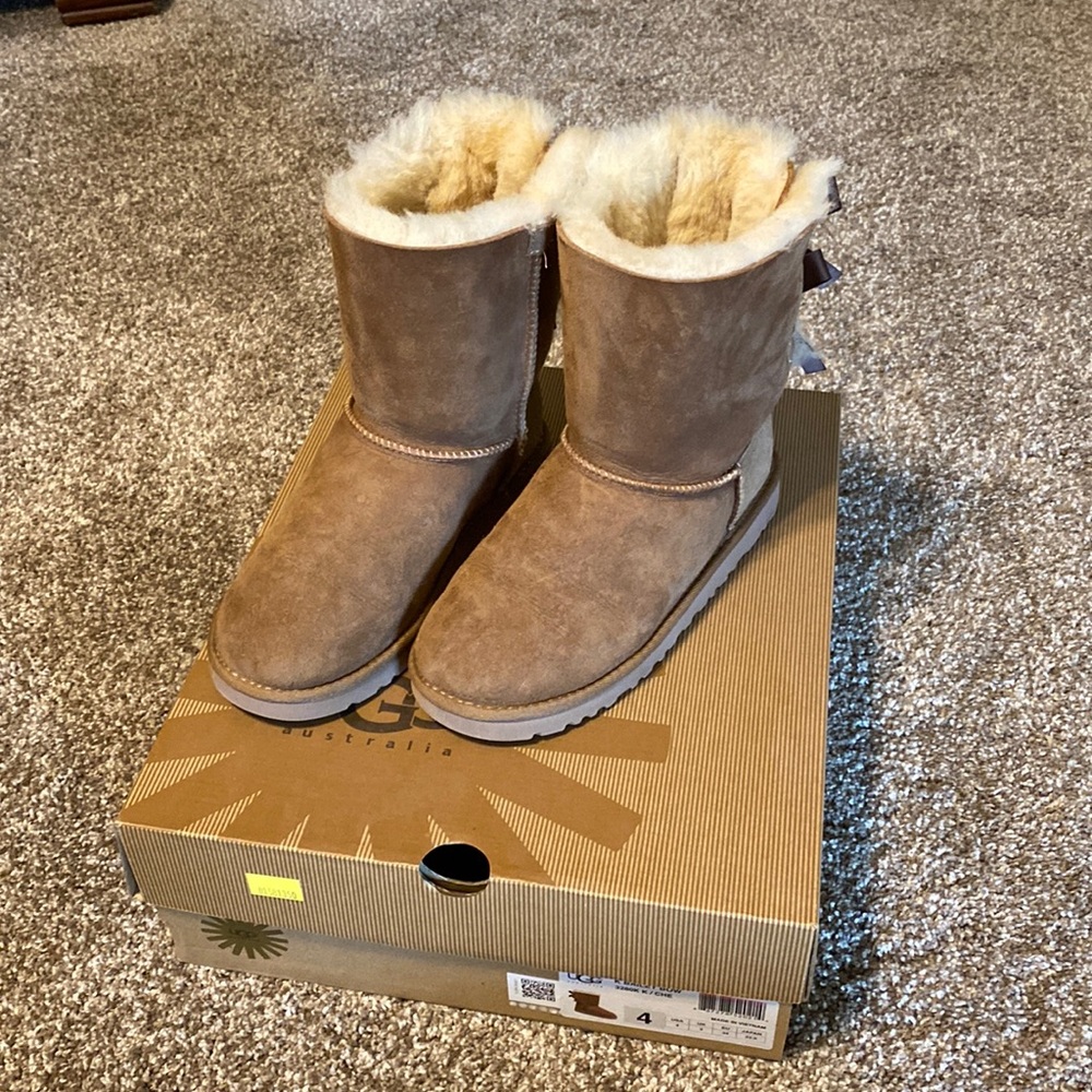 Kids Ugg Bailey Bow boots